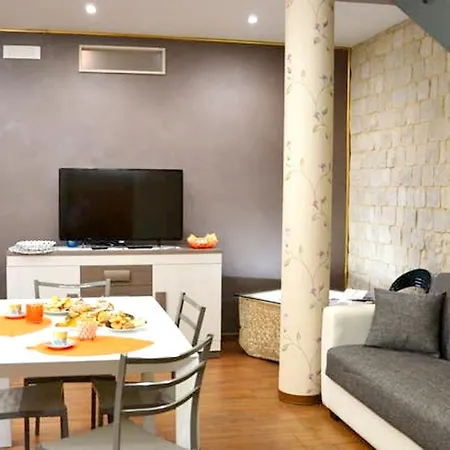 Holiday home Charming House In With Jacuzzi *