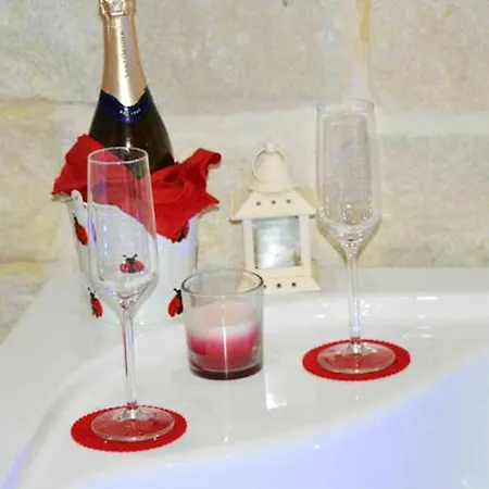 Holiday home Charming House In With Jacuzzi *